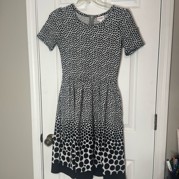 LuLaRoe Amelia Black White Polka Dot Dipped Ombre - Size M - Picture 1 of 3